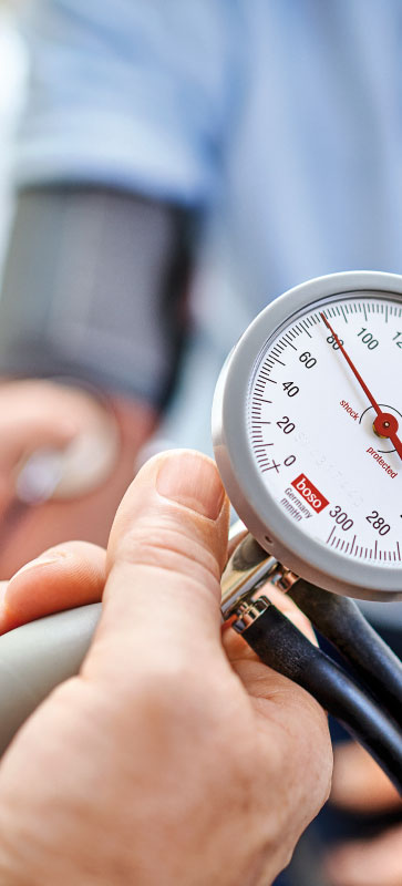 Blutdruckmessung im Check-up Zentrum der Max Grundig Klinik