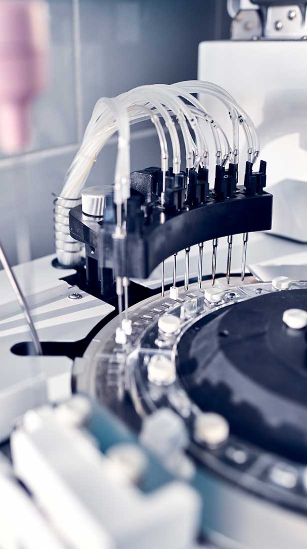 Geräte des hauseigenen Labors der Max Grundig Klinik