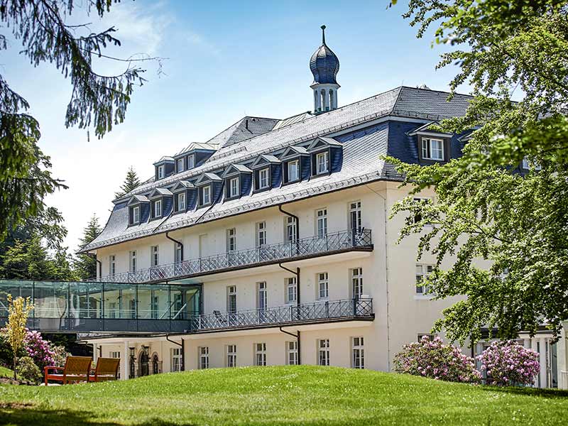 Blick auf Max Grundig Klinik im Grünen